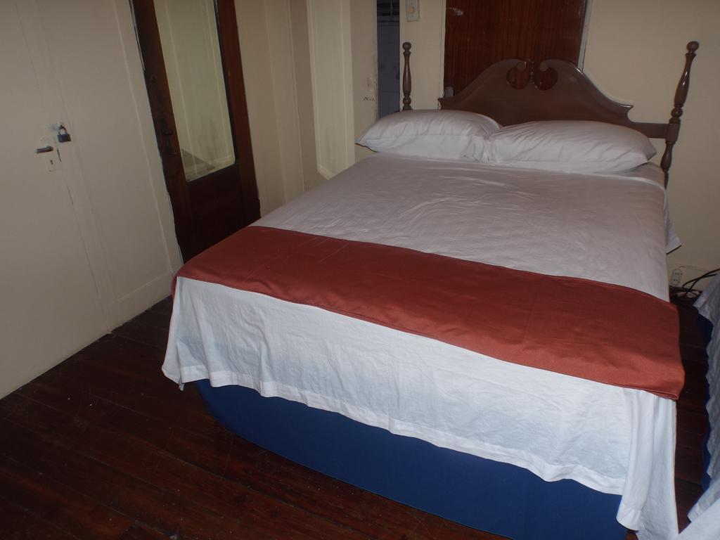 Tropical Court Inn New 킹스톤 객실 사진