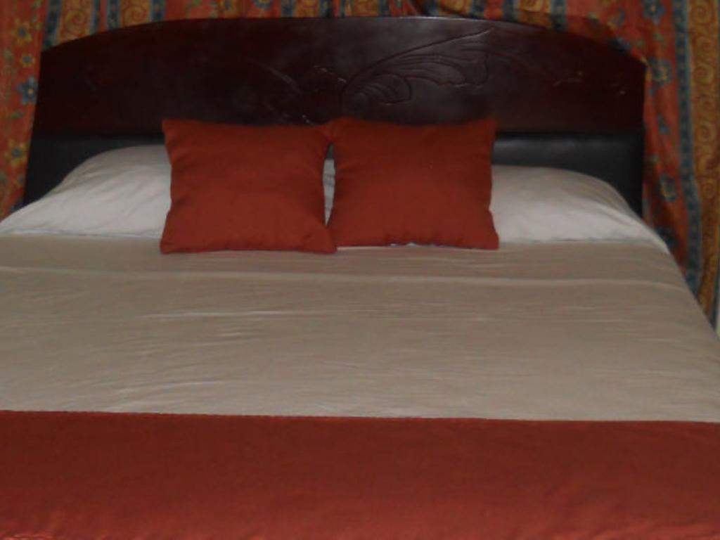 Tropical Court Inn New 킹스톤 객실 사진
